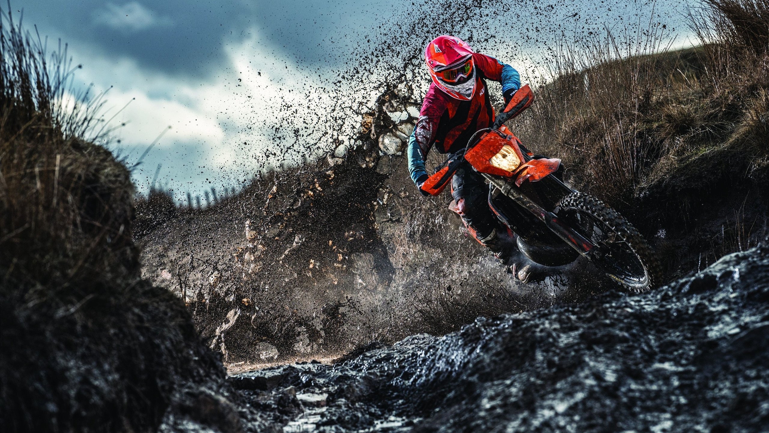 _光影奇幻赛：灯光炫彩中的精彩比拼_，奇幻光影嘉年华